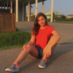 Meet your Posher, Lily